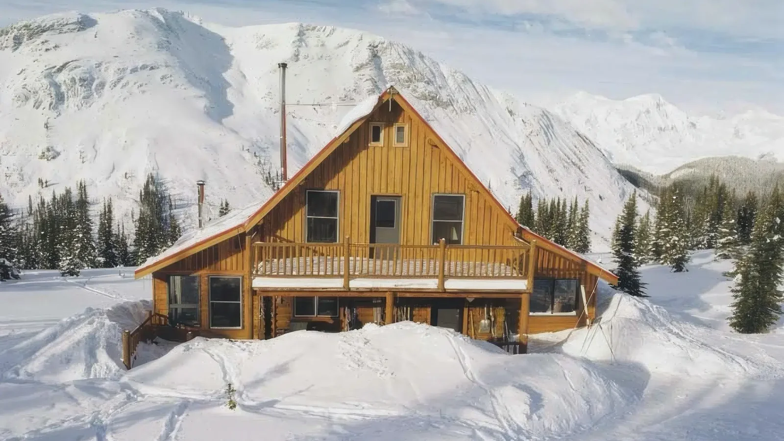 Amiskwi Lodge backcountry hut photo