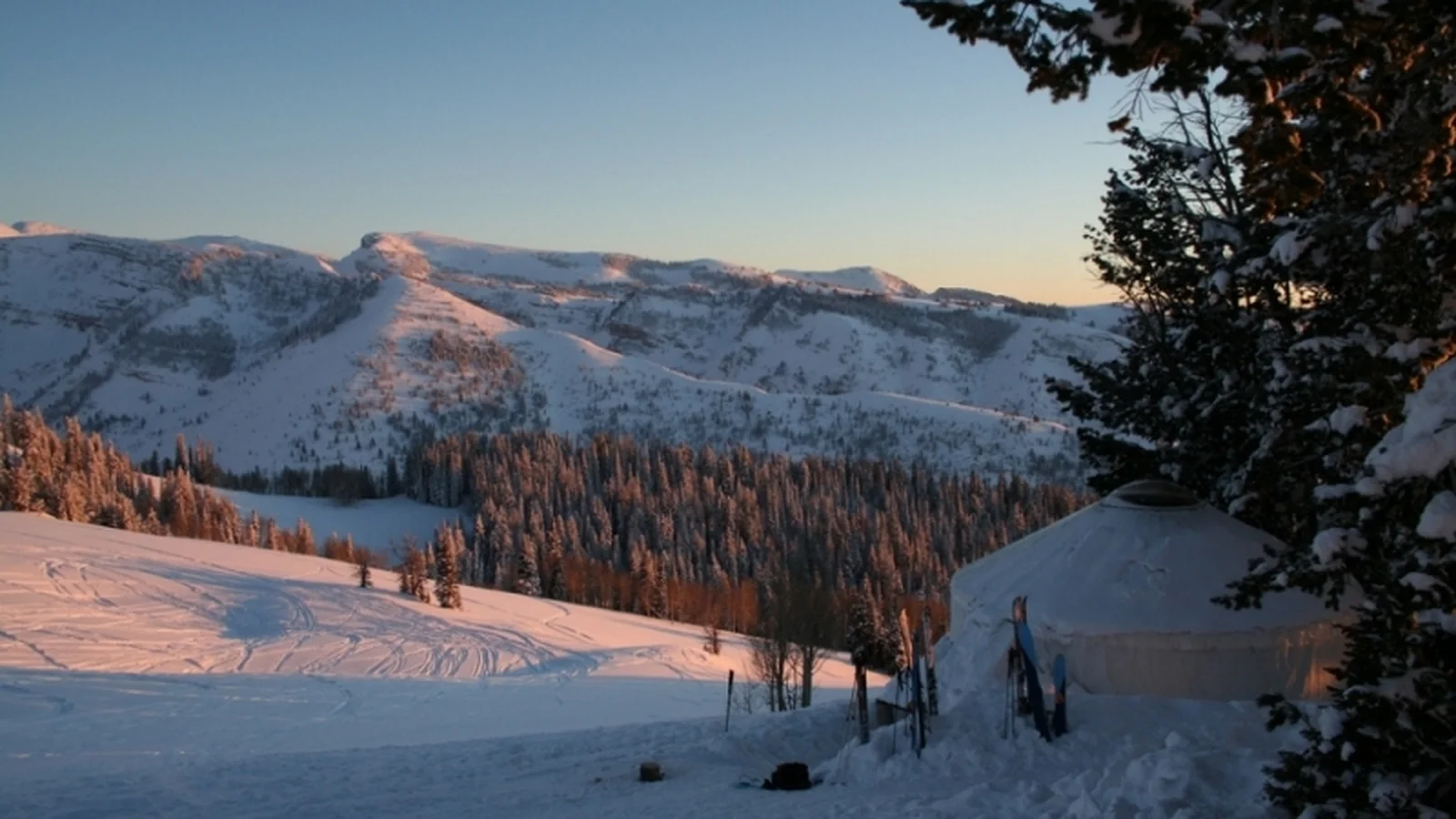 Baldy Knoll Yurt backcountry hut photo
