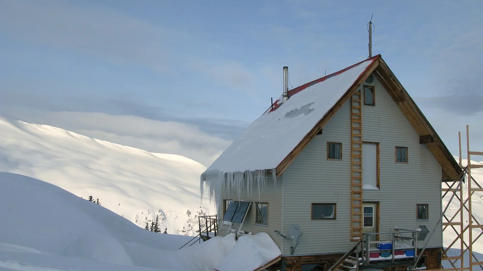 Selkirk Lodge backcountry hut photo